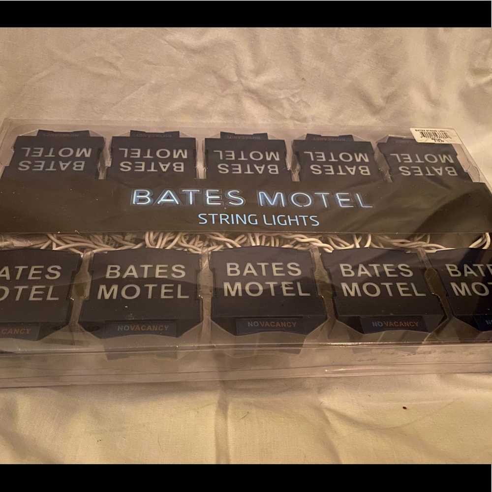 "Bates Motel" String Lights
